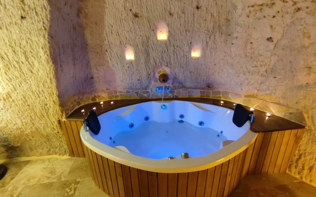 Euphoria Cave House