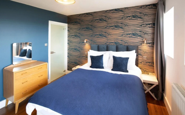 Host Stay Craster Waves