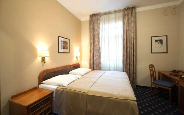 Pytloun Old Armoury Hotel Prague