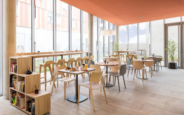 Aparthotel Adagio Access Paris Massy Gare TGV