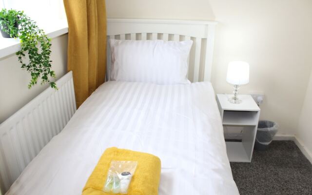 Captivating 3-bed House in Newcastle Upon Tyne