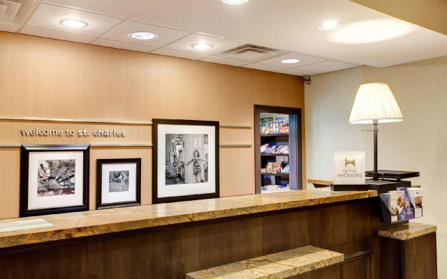 Hampton Inn & Suites Chicago/St. Charles