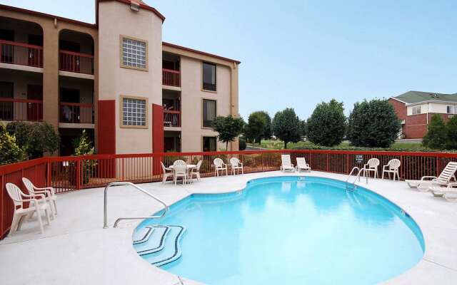 Rodeway Inn & Suites