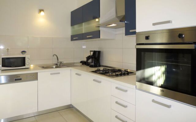 Apartment Klarić Ammoudi 25978