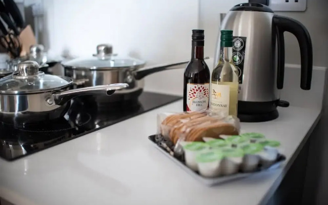 Sapphire Serviced Apartment