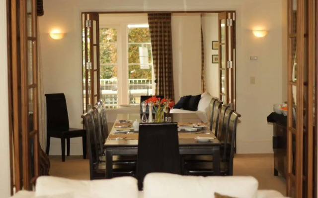 The Consulate Luxury Bed and Breakfast