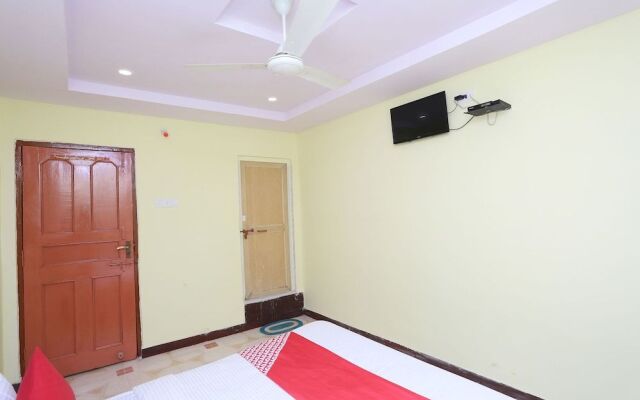 OYO 36667 Hotel Manoj
