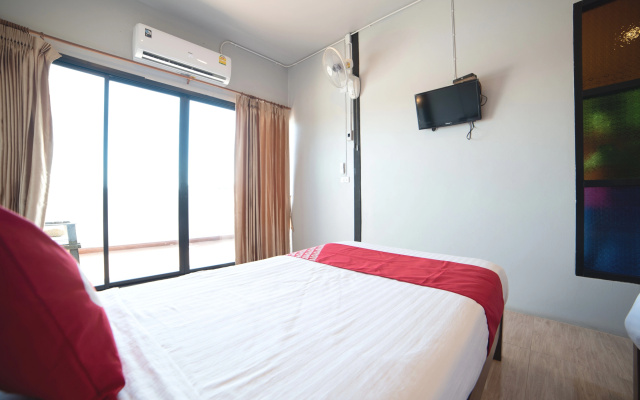 OYO 465 Krung Kao Traveller Lodge (Vaccinated Staff) – Guest Rooms – Phak Hai