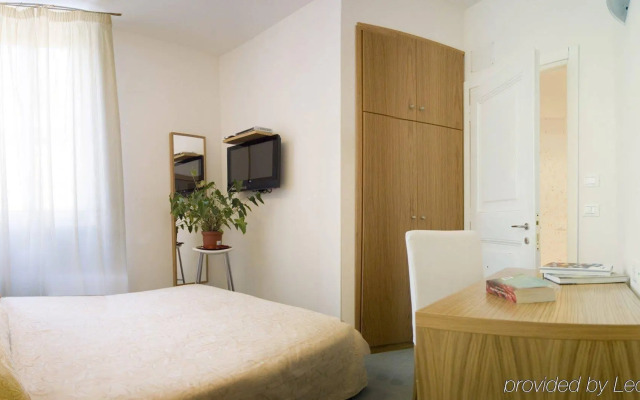 Residenza Domizia- Guest House