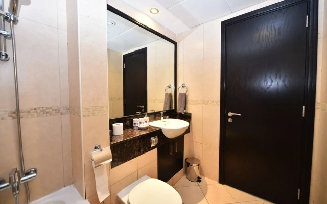 LZZ - Furnished Studio with Balcony