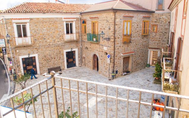 Palazzo Iaquinta - Rooms & Restaurant