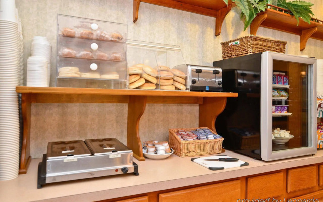 Best Western Falcon Plaza - Bowling Green