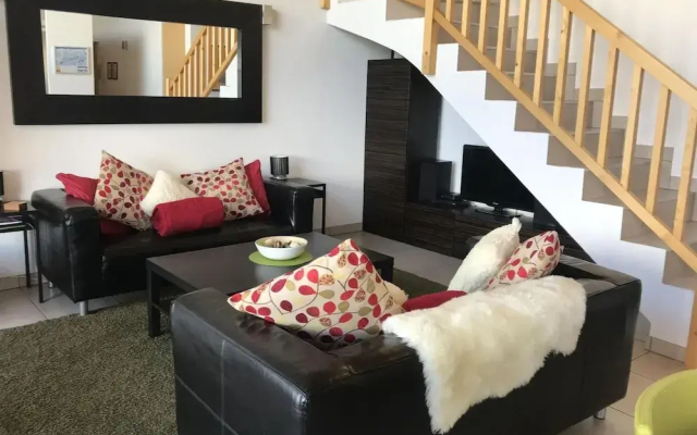 Authentic Apartment With Mountain View
