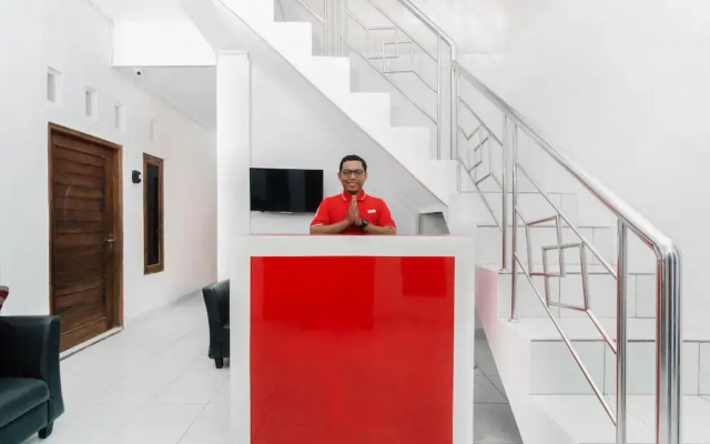 Falisha Homestay Syariah by OYO Rooms