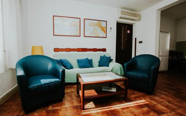 Apartments Doulos