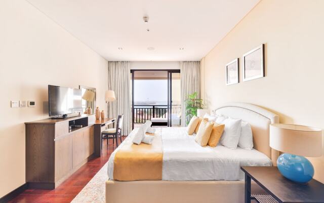 Anantara Residences - Beachfront - Private Beach and Lagoon Pool