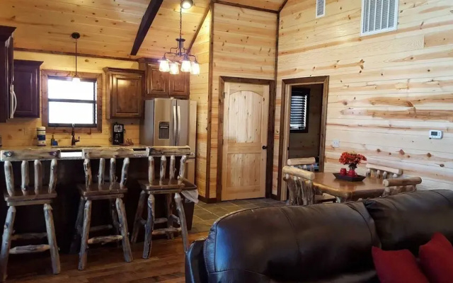 Ace in the Hole Cabin in the Wood With Hot Tub and Fireplace by Redawning