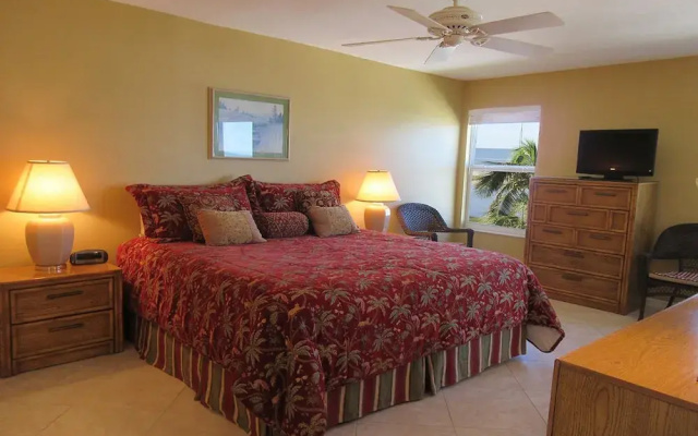 Eden House #302