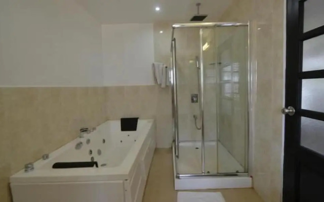 Silver Sands Hideaway Hotel