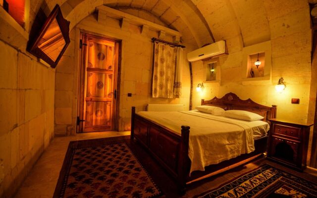 Vineyard Cave Hotel