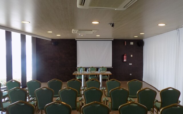 R2 Romantic Fantasia Dreams & Suites Hotel