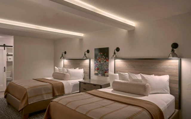 Fredericksburg Inn & Suites