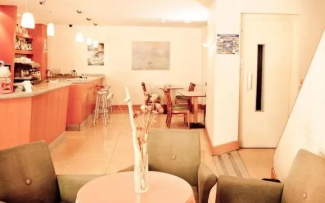 Hotel Maycar