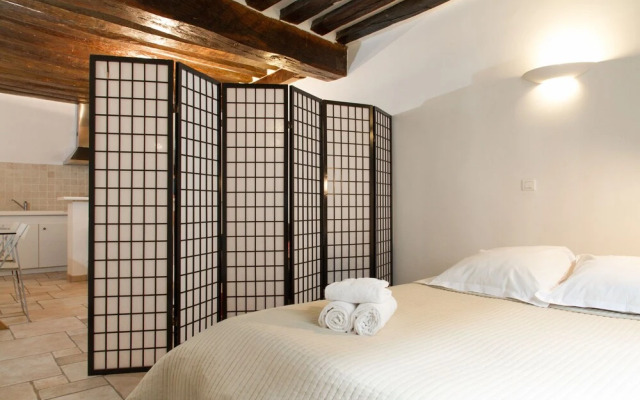 Louvre - Saint Honore Private Apartment