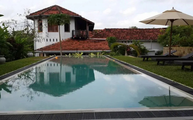 Robin Hill Suites