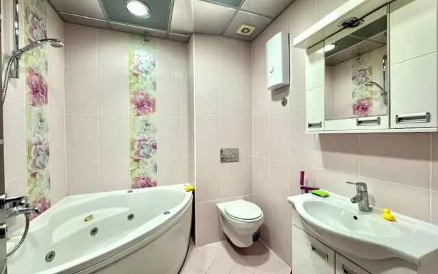 Rooftop Elegance Suite