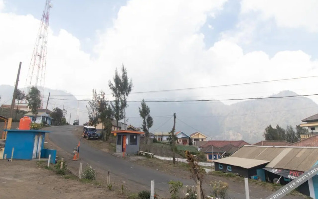 Saputra View Bromo Guest House
