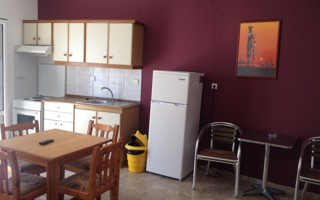 Apartment for 4 With Garden and Partial sea View