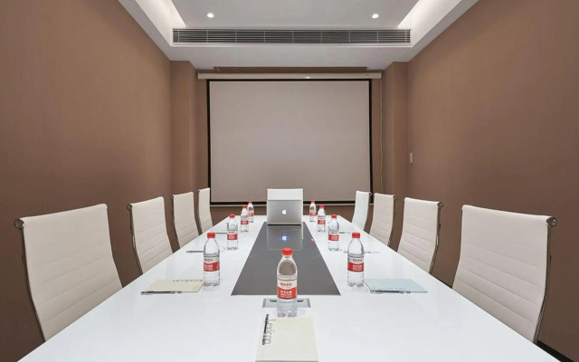 Senvuuge Hotel(Guangzhou New Baiyun International Airport)