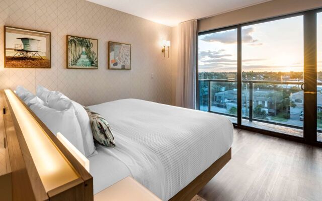 Cambria Hotel Fort Lauderdale Beach