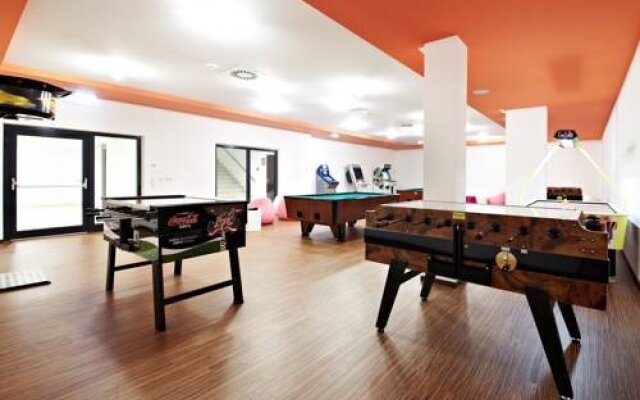 Young Generation Resort Buchegg