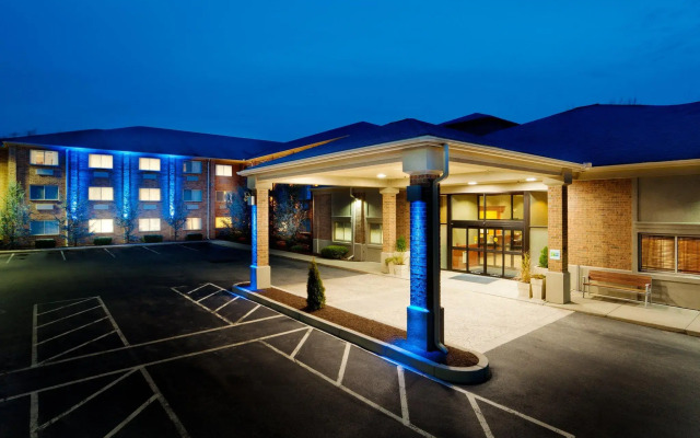 Holiday Inn Express and Suites by IHG