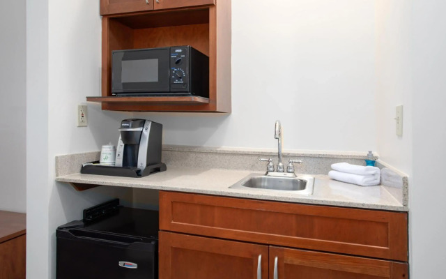 Holiday Inn & Suites Goodyear - West Phoenix Area by IHG