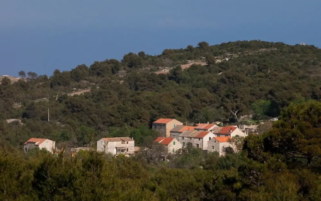Tranquil Apartment in Marine Zemlje Near Stiniva Beach
