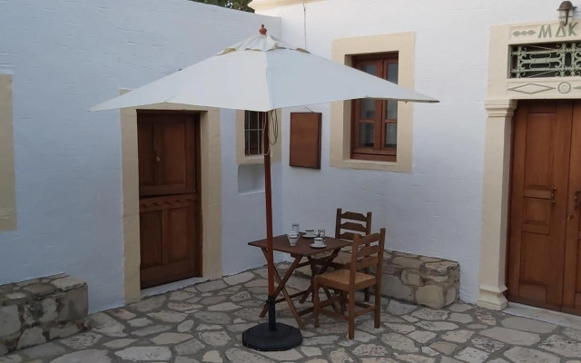 Traditional house in Asfendiou