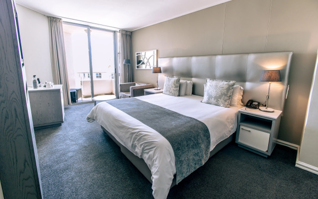 Lagoon Beach Hotel & Spa