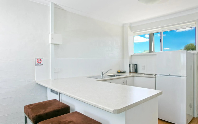 Bathurst Studio Apartments