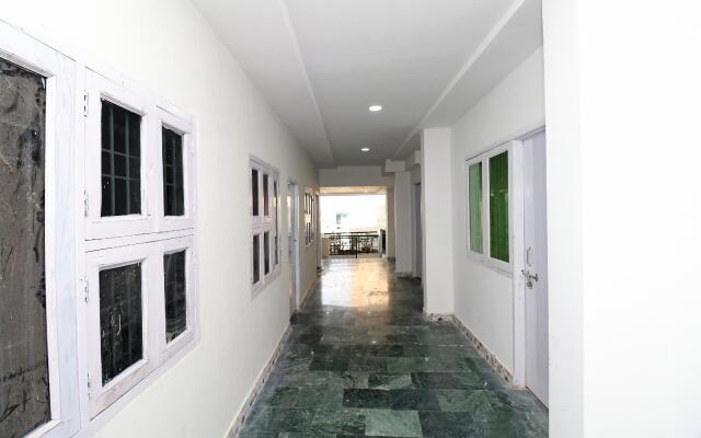 OYO Flagship 23207 Hotel Raj Shree