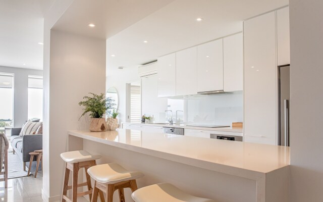 Noosa Crest