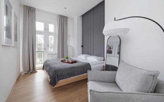 Słowackiego Elegant Apartment by Renters