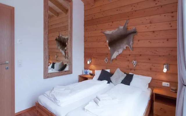 Stunning Holiday Home With Balcony, Ski Storage, Parking