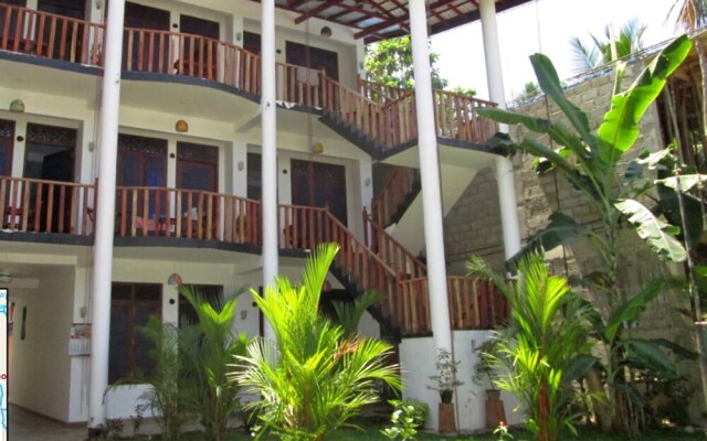 Yoho Villa Tropicana