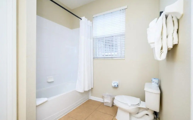 Beautiful Deluxe Condo, Vista Cay - 3023