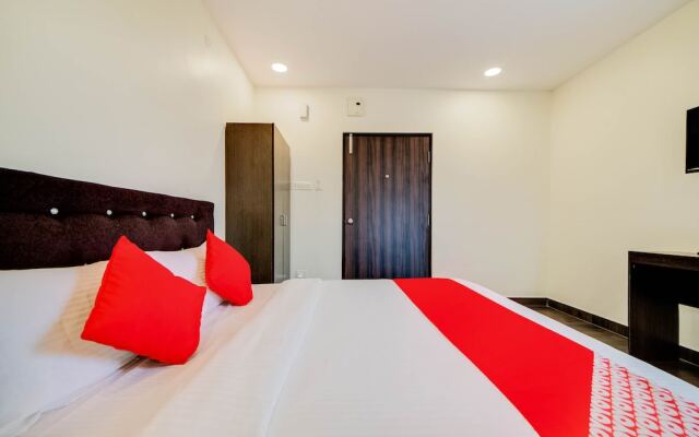 OYO 27844 Seven A Luxury Hotel