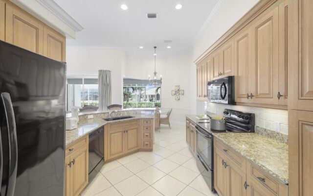 Pet-friendly Waterfront Home Near Beach With Pool