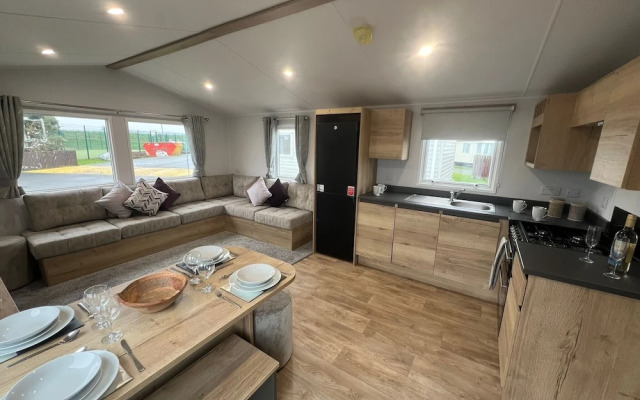 8 Guests - Swimming Pool - 1min to the Beach